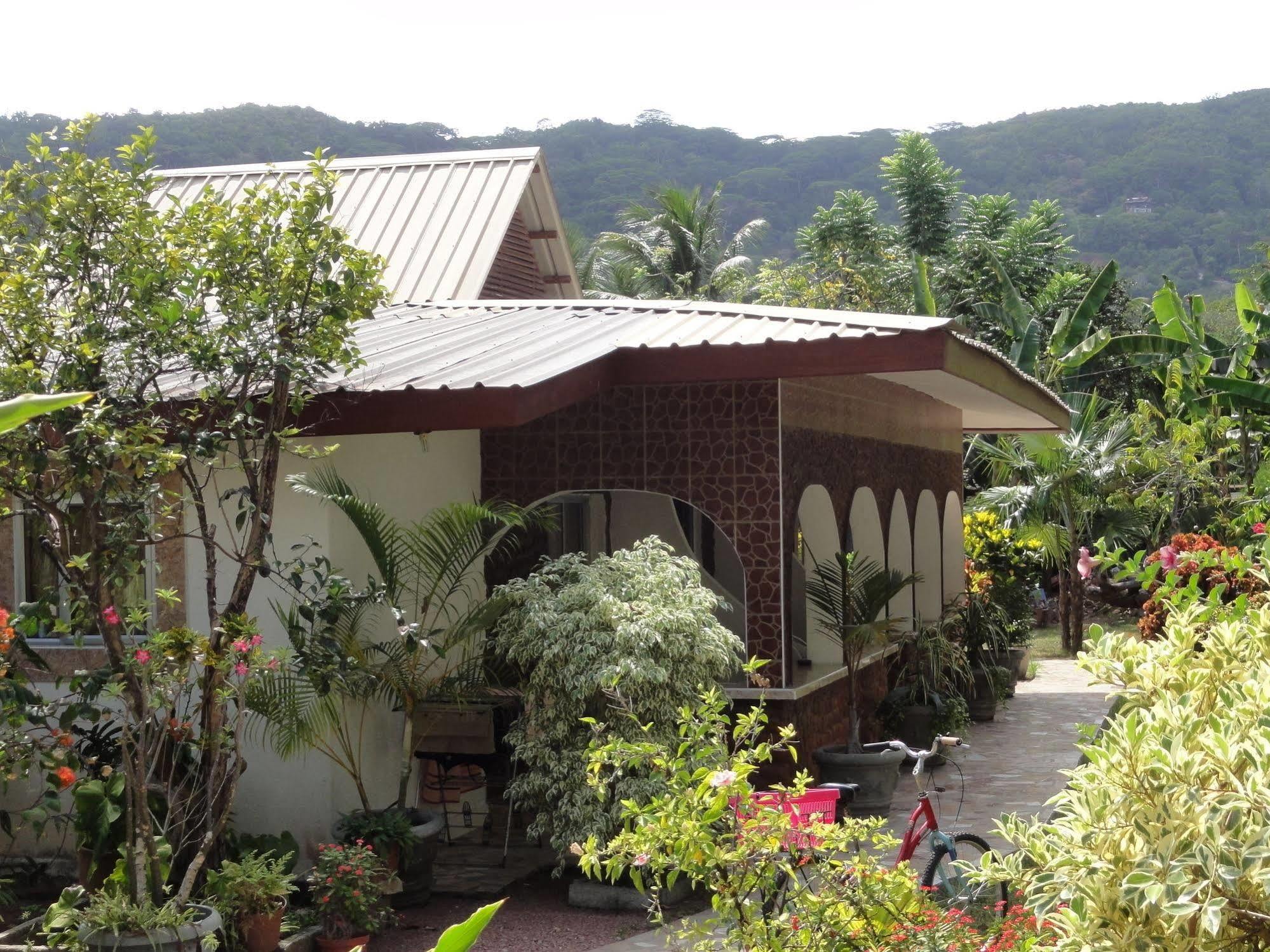 Rising Sun Guest House La Digue Eksteriør billede